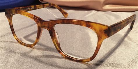 rectangular tortoise shell eyeglass frames